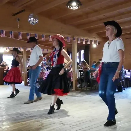 Les P'tites Maisons Dans La Prairie Chalet Sallertaine