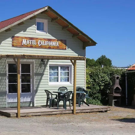Alpehytte Les P'tites Maisons Dans La Prairie Sallertaine