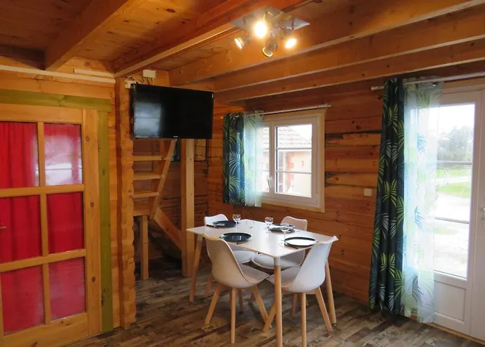 Les P'tites Maisons Dans La Prairie 샬레 *