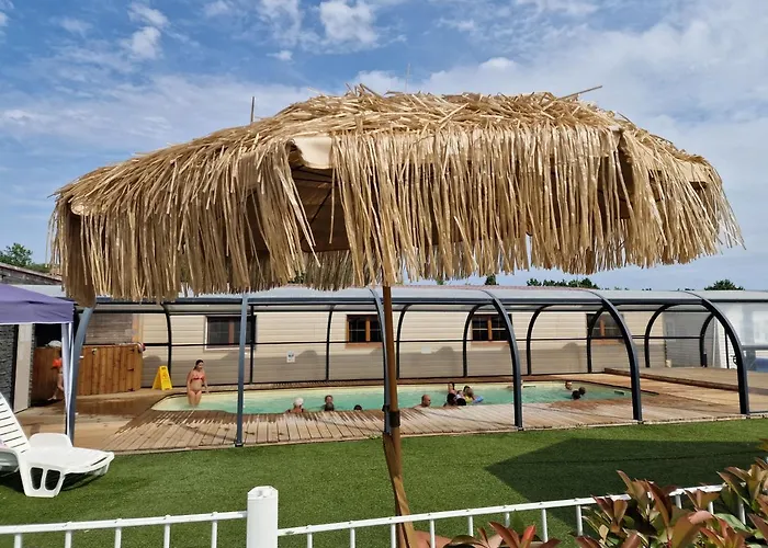 Les P'tites Maisons Dans La Prairie 샬레 *