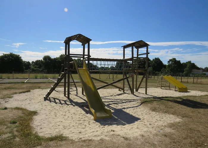 Les P'tites Maisons Dans La Prairie Sallertaine